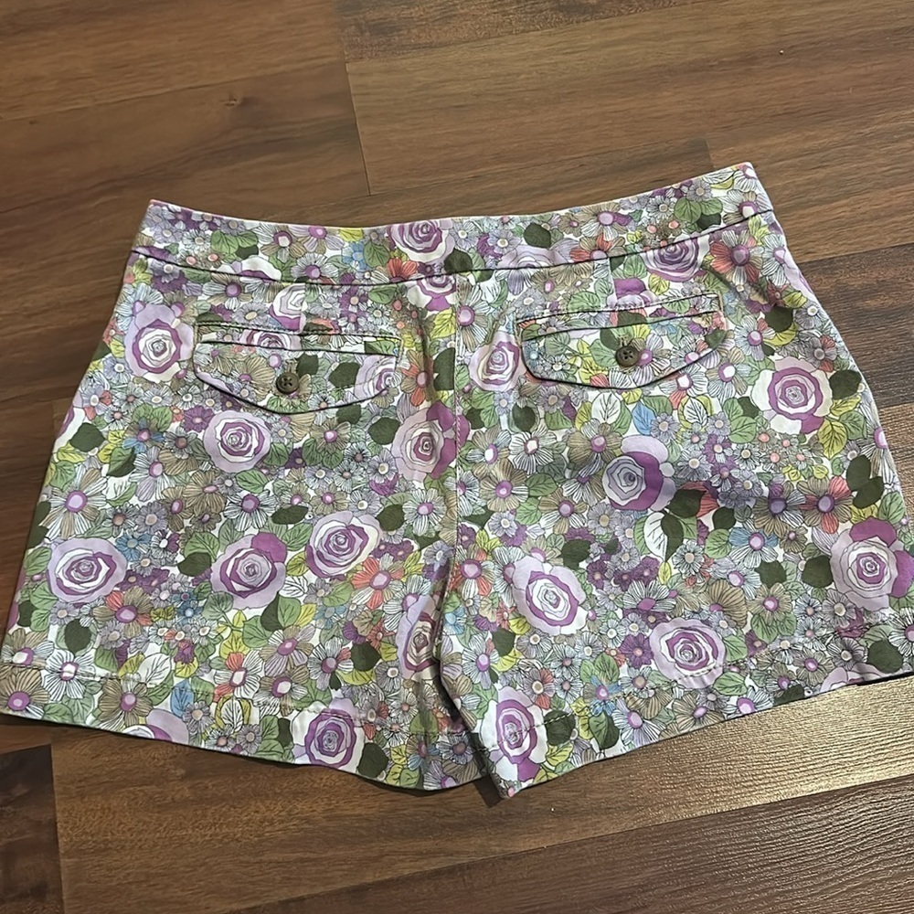 Ann Loft Taylor Chino Purple Floral Shorts Size 4 - Picture 2 of 11